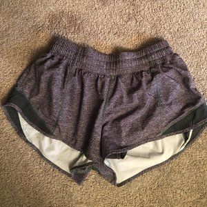 Lululemon Hotty Hot Shorts 2.5"